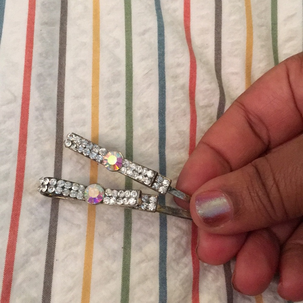 Pair of iridescent crystal bow Bobby pins